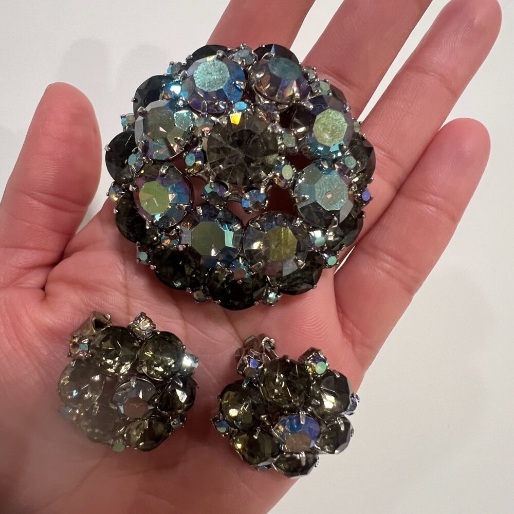 1950s Black & Silver Aurora Borealis Brooch Set clip on earrings